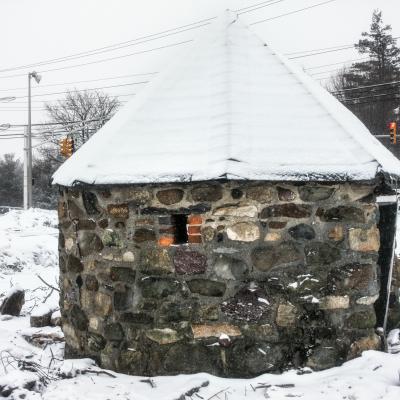Well house on Whippany Road— Razed 2015 to build Beyer Drive